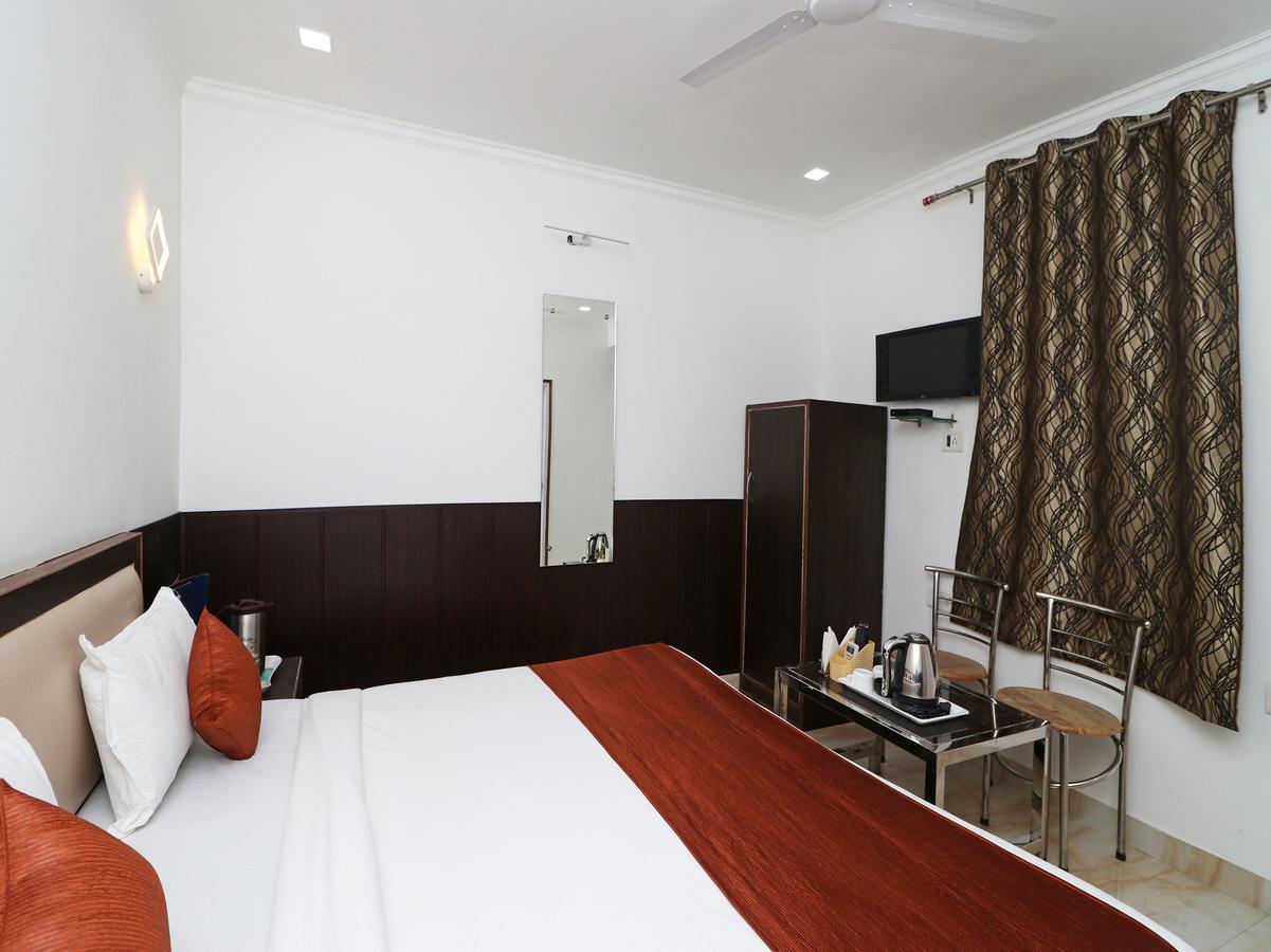 Oyo 11526 Hotel Apollo アーグラ エクステリア 写真