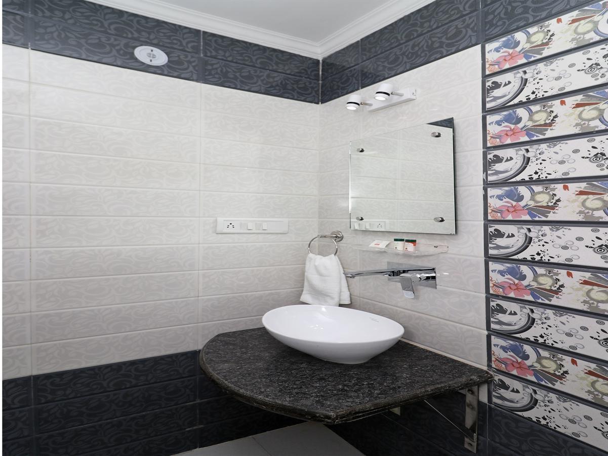 Oyo 11526 Hotel Apollo アーグラ エクステリア 写真