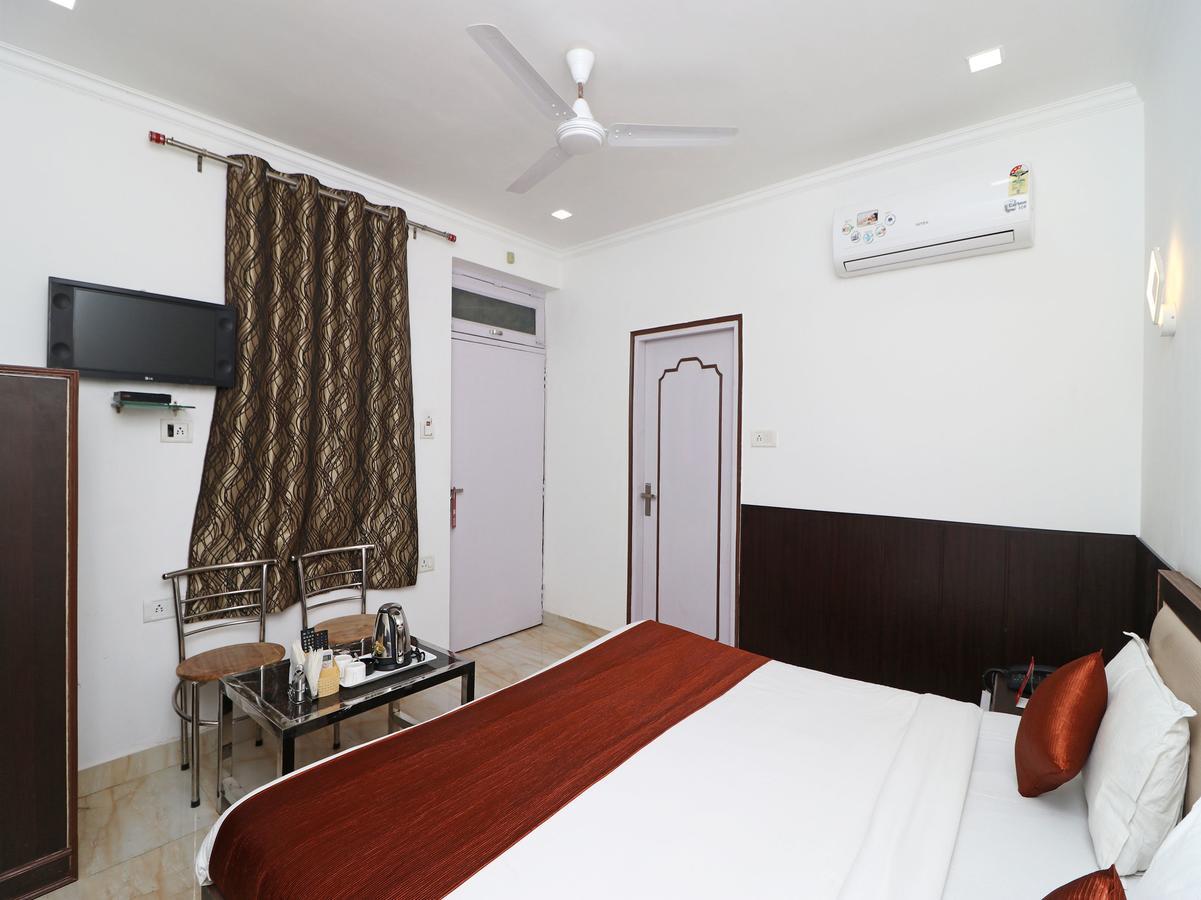 Oyo 11526 Hotel Apollo アーグラ エクステリア 写真